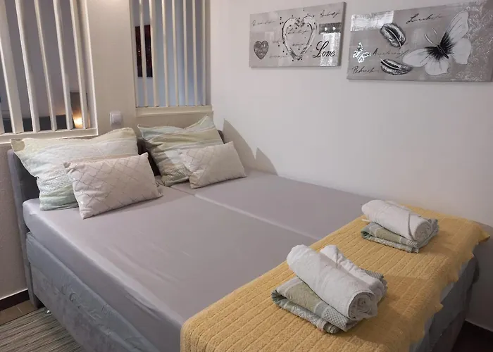Studio Apartment With Pool